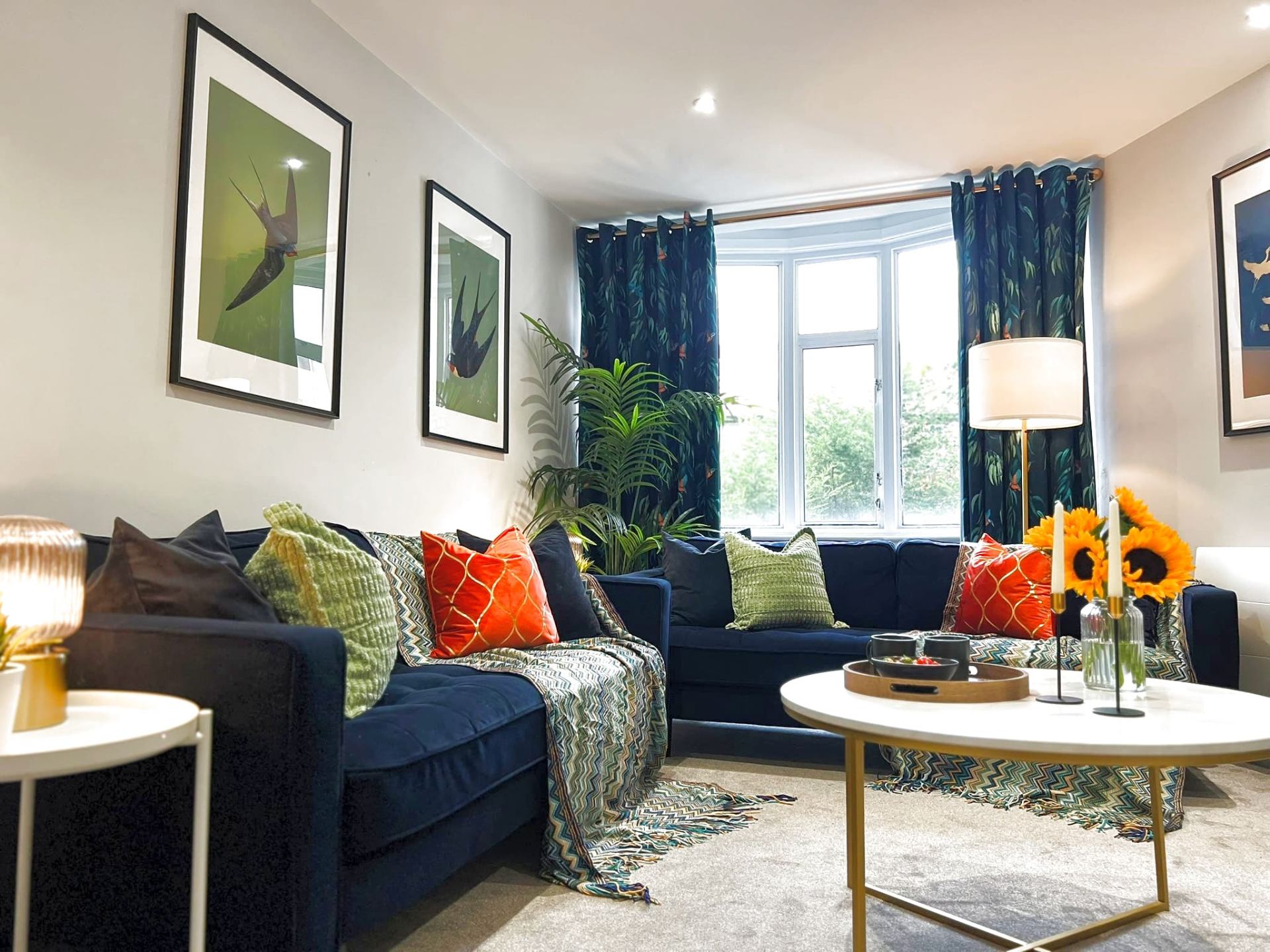 Three-Bed Apartment Serviced Accommodation — image 1
